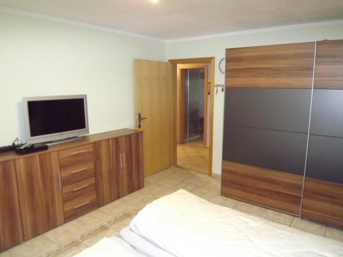 Grosszuegige Ferienwohnung Am Waldesrand Im Seenland Lauta Экстерьер фото
